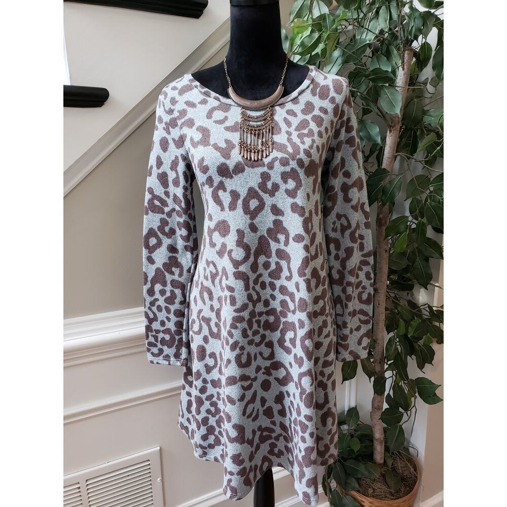 Yahada Knee Length Dress Womens Medium Blue Leopard Long Sleeve Round Neck
